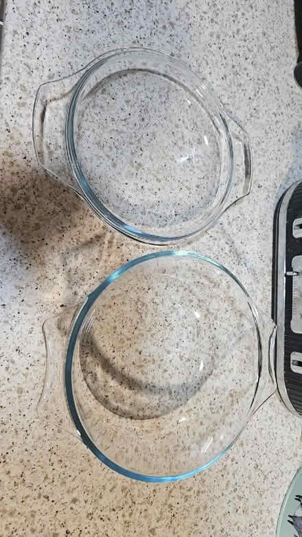 Photo of free Pyrex dish with lid (Ryhill WF4) #1