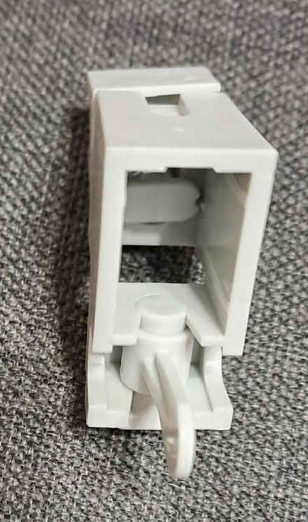 Photo of Curtain Track Fixings (DA1) #4