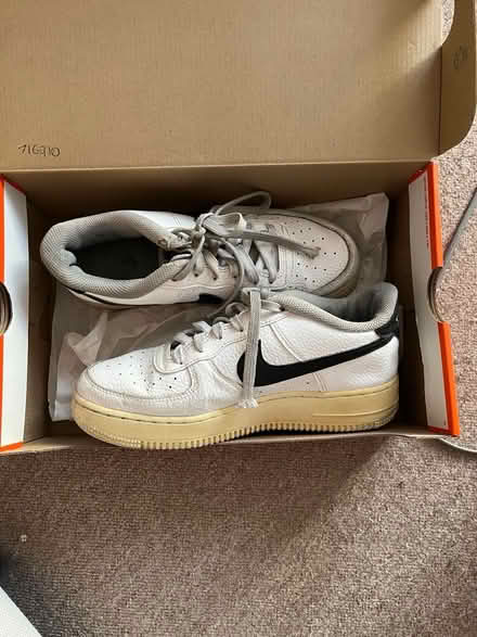 Photo of free Nike trainers (Harlesden NW10) #1