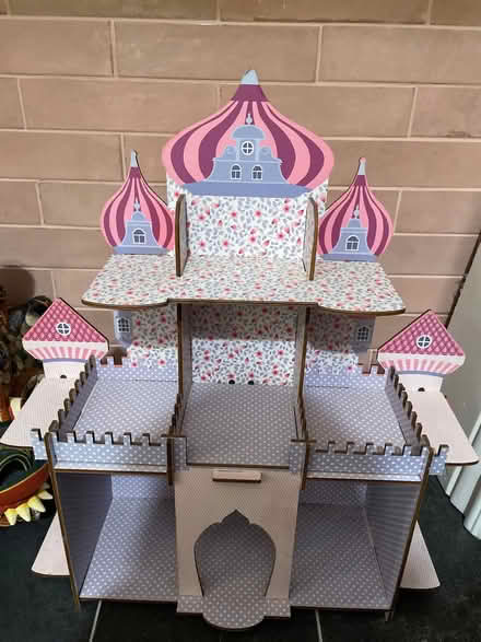 Photo of free Djeco castle shelf (Chapeltown S35) #1