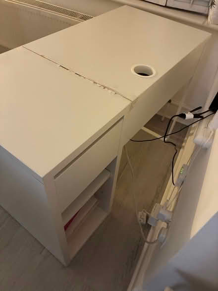 Photo of free White desk (Greencroft Gardens, NW6) #1