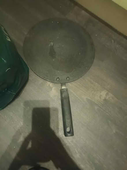 Photo of free Plastic containers & non stick pan (Harrow weald HA3) #2