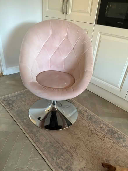 Photo of free Chair (Layer-de-la-Haye CO2) #4