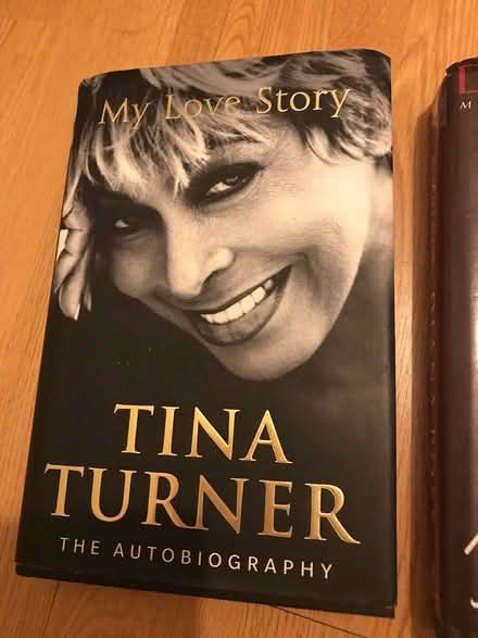 Photo of free Books to give away (Tottenham Hale N17) #1