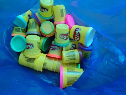 Photo of free Empty playdoh tubs (Donnington OX4) #1