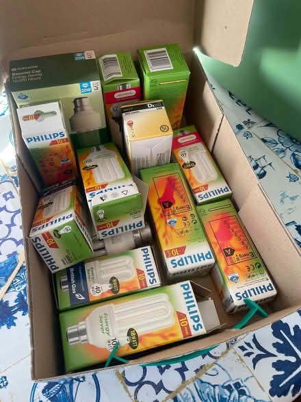 Photo of free Assorted energy saving lightbulbs (EX11) #1