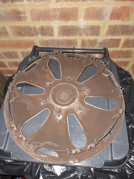 Photo of free 14" Ford Fiesta hubcap (Caversham RG4) #2