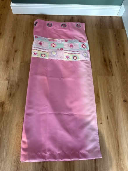 Photo of free Pair of pink curtains (Waterlooville PO8) #1