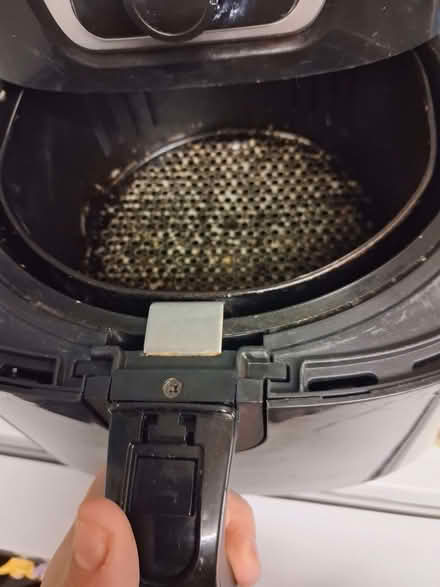 Photo of free air fryer (Chatham ME4) #2