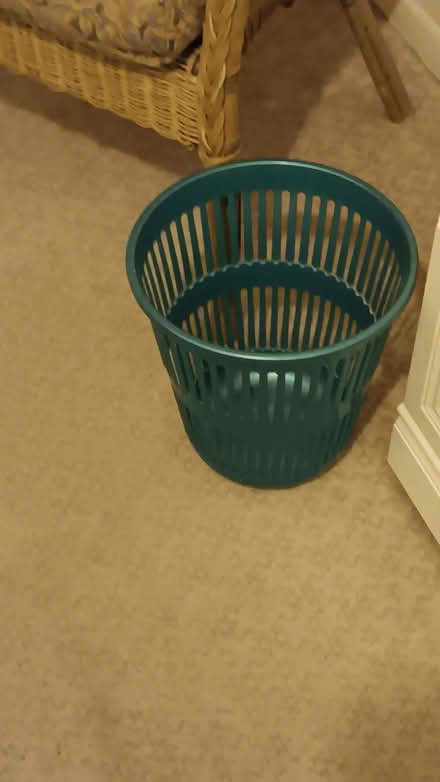 Photo of free Green plastic Waste paper basket (Glenfield LE3) #1