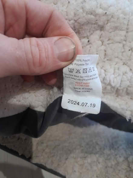 Photo of free Medium Dog bed (Whitefield M45) #2
