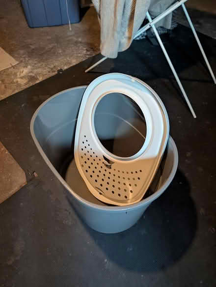 Photo of free Top entry litterbox (20910) #1