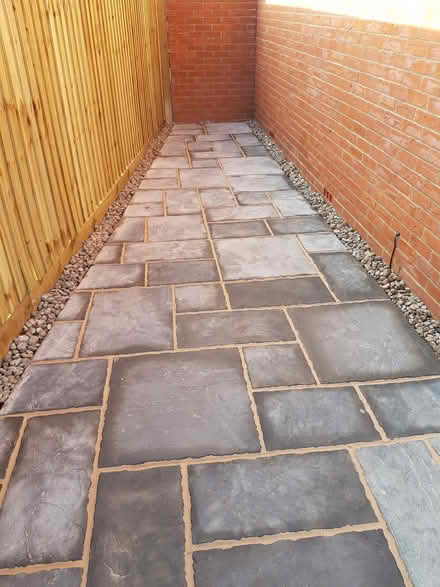 Photo of free Paving Slabs (Stratford-upon-Avon CV37) #3