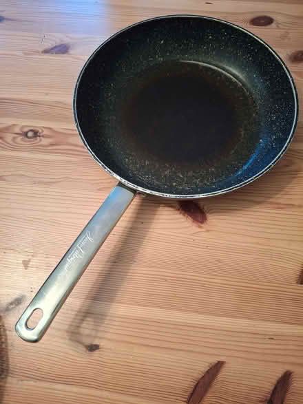 Photo of free Non stick frying pan (Clayton-le-Woods PR5) #1