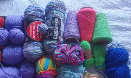 Photo of free Yarn balls and remnants (Hungerford RG17) #2