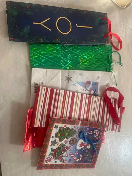 Photo of free Assorted holiday gift bags (Gainsborough & Seven Locks) #1