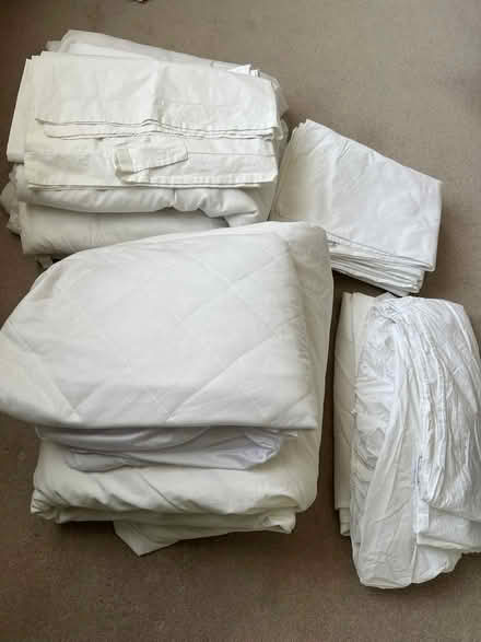 Photo of free 4’6 size white cotton bed linen (Barnsbury N7) #1