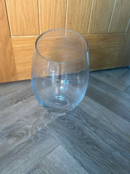 Photo of free Large glass vase (IG10 Loughton) #1