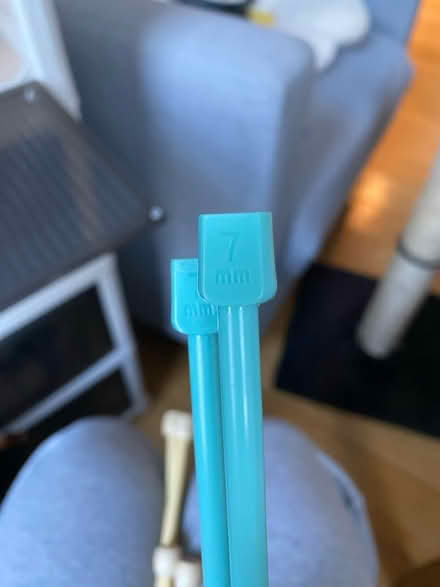 Photo of free plastic knitting needles (SW193TA) #1