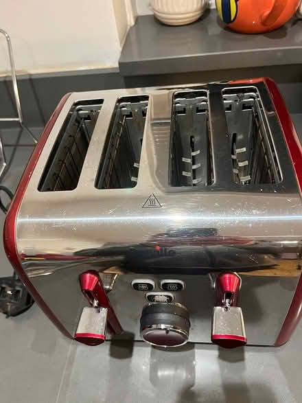 Photo of free Breville four-slice toaster (London Fields E8) #1