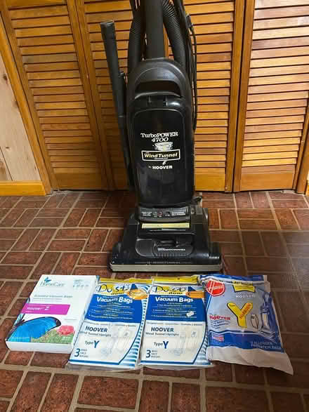 Photo of free Hoover vacuum (East side of Columbia) #1
