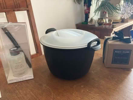 Photo of free Diffuser, microwave dish, candle (East Richmond heights) #1