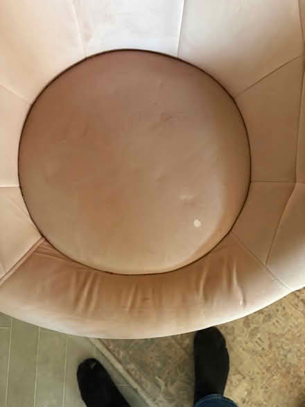 Photo of free Chair (Layer-de-la-Haye CO2) #2