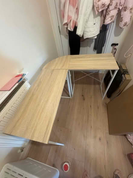 Photo of free Corner desk (TW17) #1