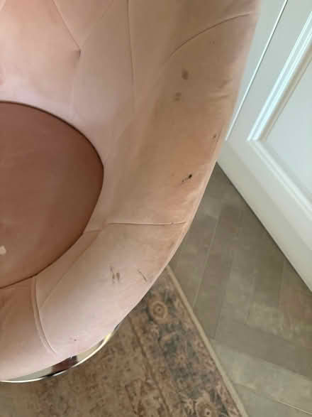 Photo of free Chair (Layer-de-la-Haye CO2) #3