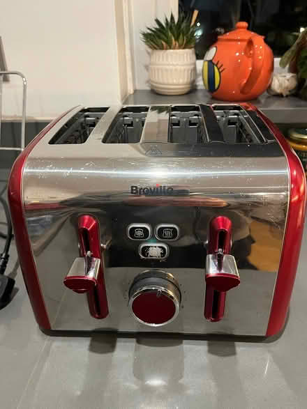 Photo of free Breville four-slice toaster (London Fields E8) #2