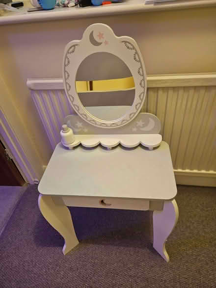 Photo of free Child's Dressing Table (CT2) #1