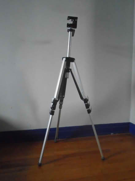 Photo of free Tripod (Currell and Tweedsmuir) #1