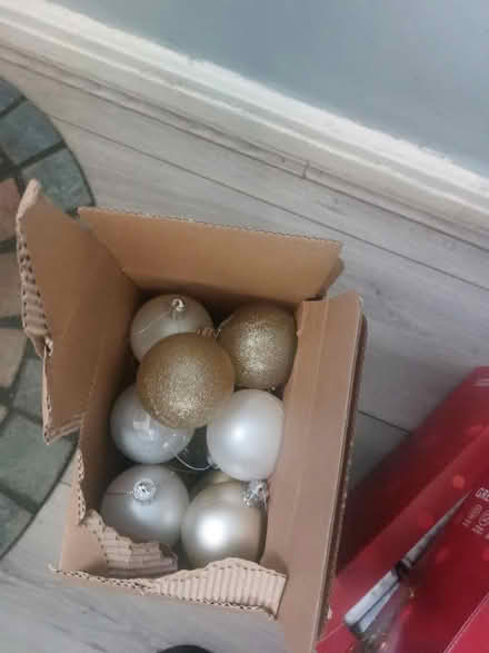 Photo of free 3ft pre lit xmas tree, baubles (Huyton L36) #3