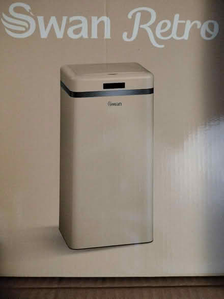 Photo of free Sean cream retro sensor bin (Palmers Green N13) #1