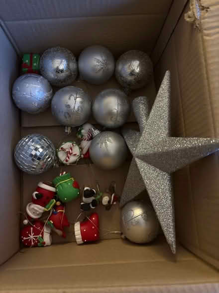 Photo of free Small mixed box of Christmas decorations (Broughton PR3) #1