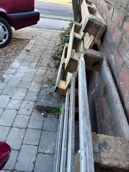 Photo of free 3 pallets (Headington OX3) #4