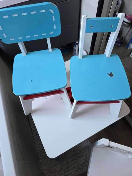 Photo of free Kids table with 4 chairs (21 MHG SW20) #2