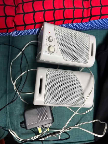 Photo of free Pc speakers (Ng9 8lb) #1