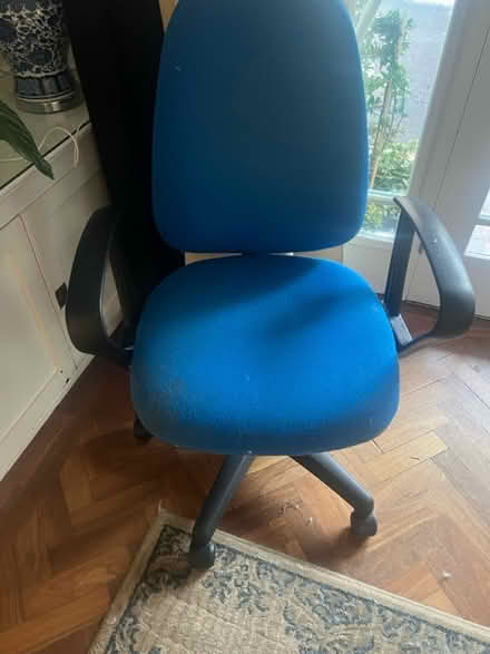 Photo of free Desk chair (BT9) #1