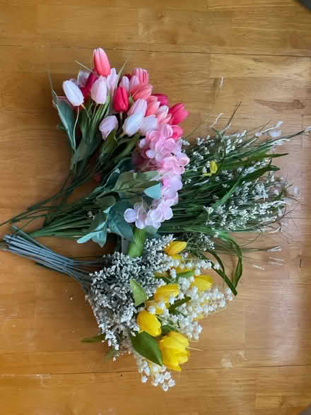 Photo of free Spring decor pieces (Arlington Heights) #1