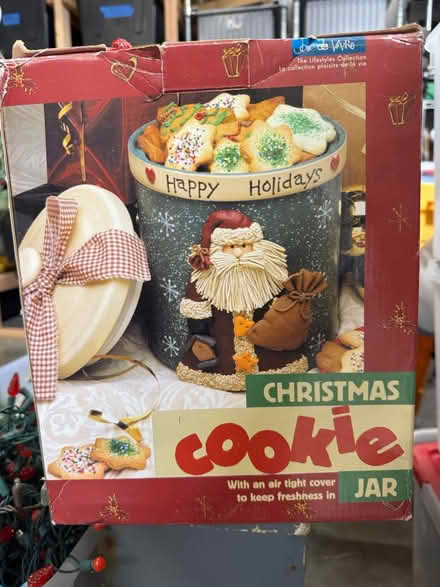 Photo of free Christmas cookie jar (NE Vienna) #1