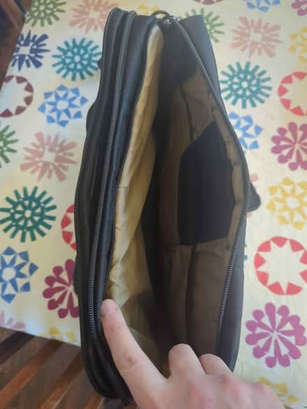 Photo of free Laptop bag (DE23) #4