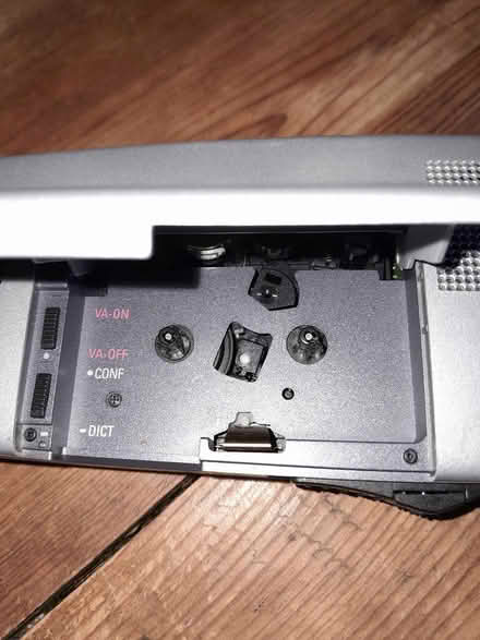 Photo of free handheld dictaphone (Blackford Hill EH9) #2