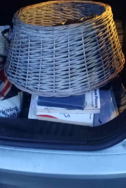 Photo of free 5 ft Christmas Tree in box (pirton sg5 3qe) #2