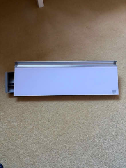 Photo of free Nobo glass desk-based whiteboard (Kingsey HP17) #1