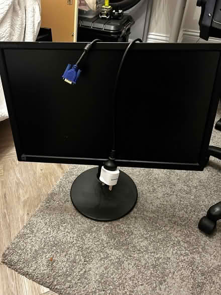 Photo of free LG 24 inch monitor (Tufnell Park NW5) #2