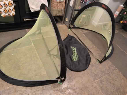 Photo of free Two pop up goals and carry bag (HR1) #1