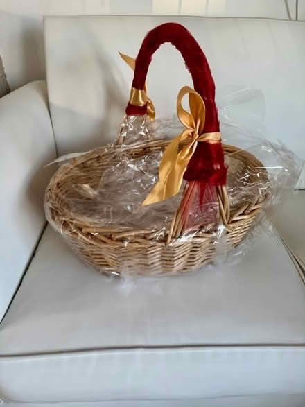 Photo of free Large wicker basket (Bexleyheath DA7) #1