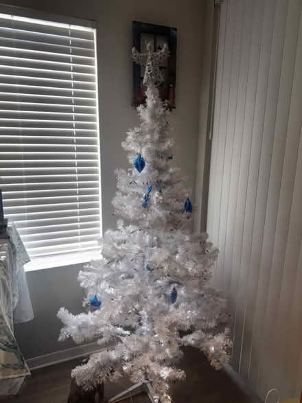 Photo of free Pre-lit Christmas tree/ decorations (Jensen Beach, FL) #1