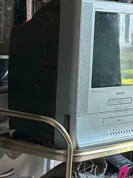 Photo of free TV/VHS Combi (Iver Heath SL00BZ) #2